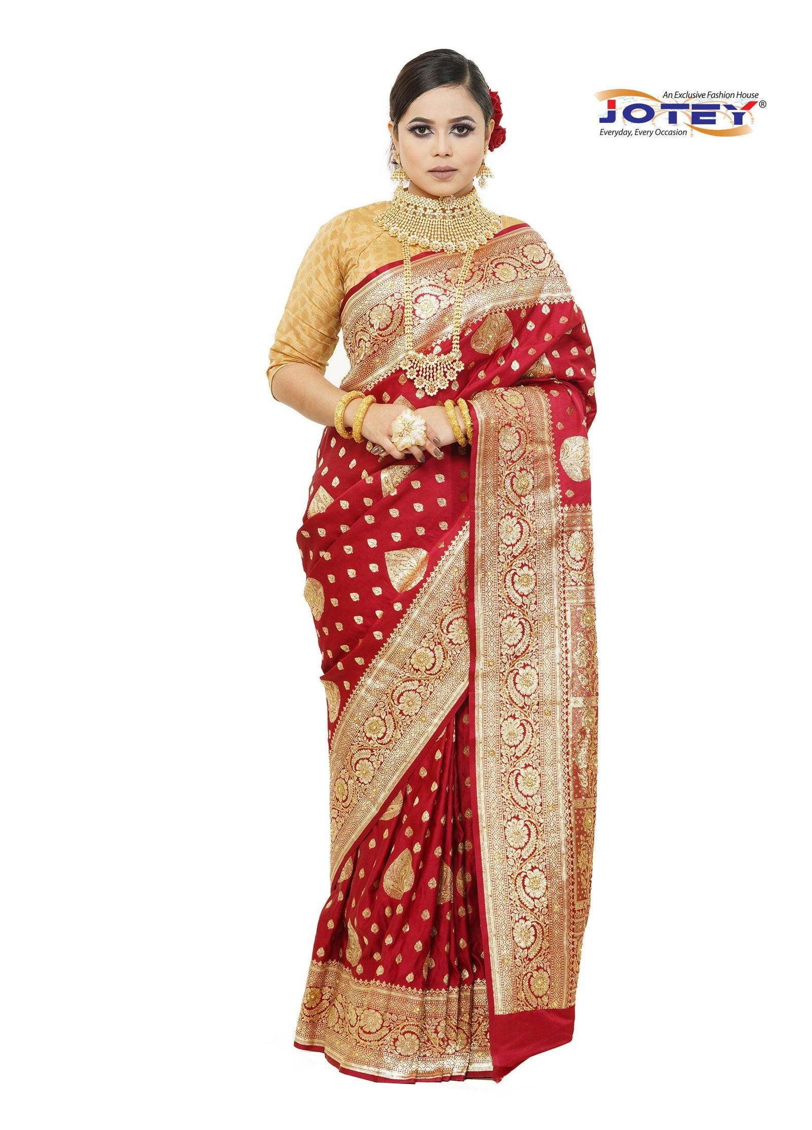 Floral Woven Pure Banarasi Silk Saree in Maroon