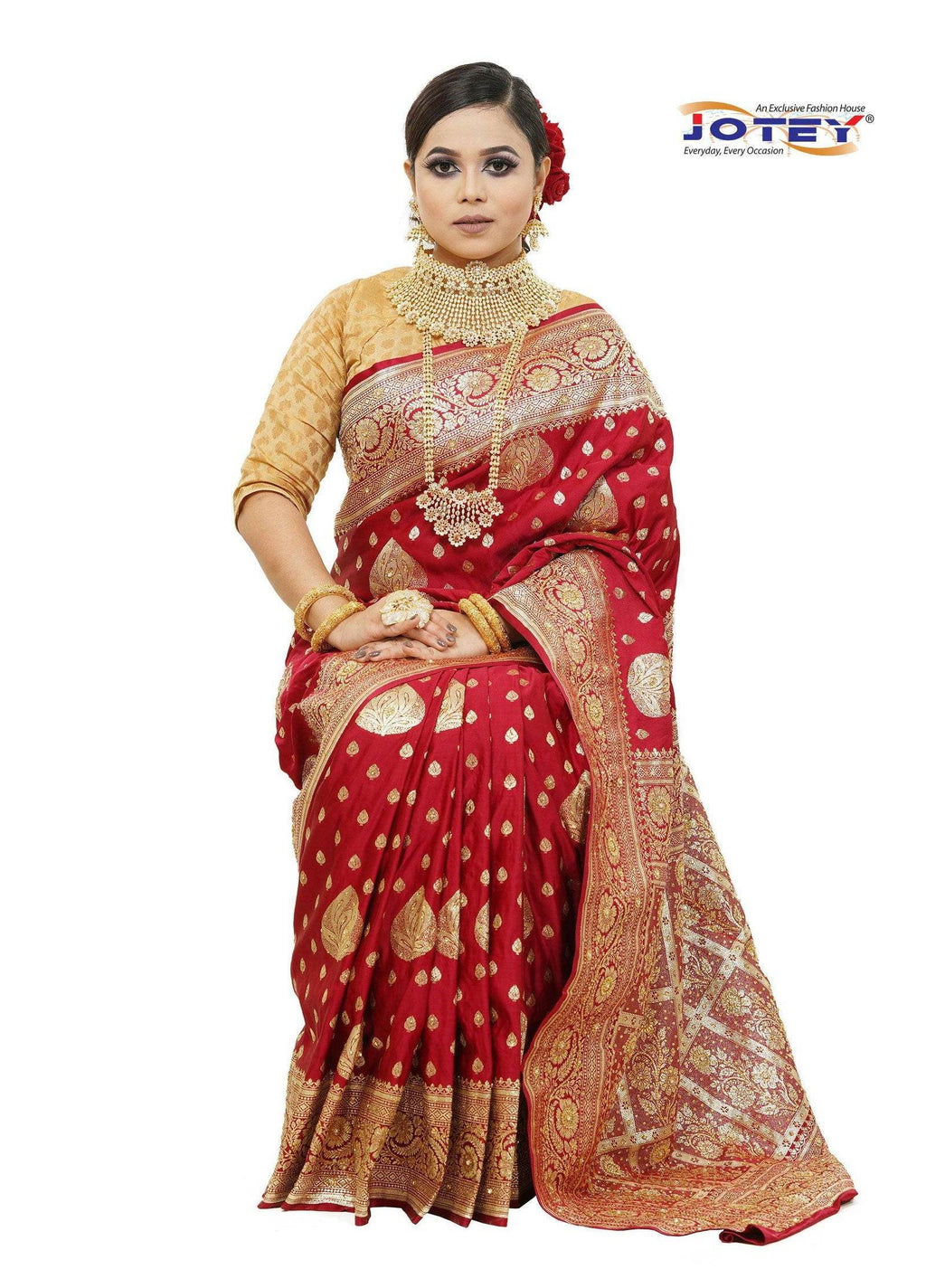 Floral Woven Pure Banarasi Silk Saree in Maroon