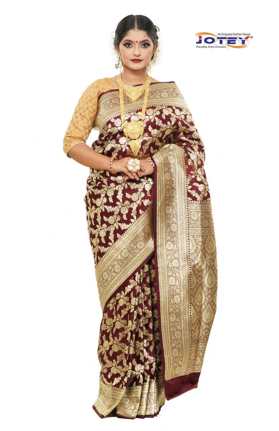 Floral Woven Pure Banarasi Silk Saree in Maroon