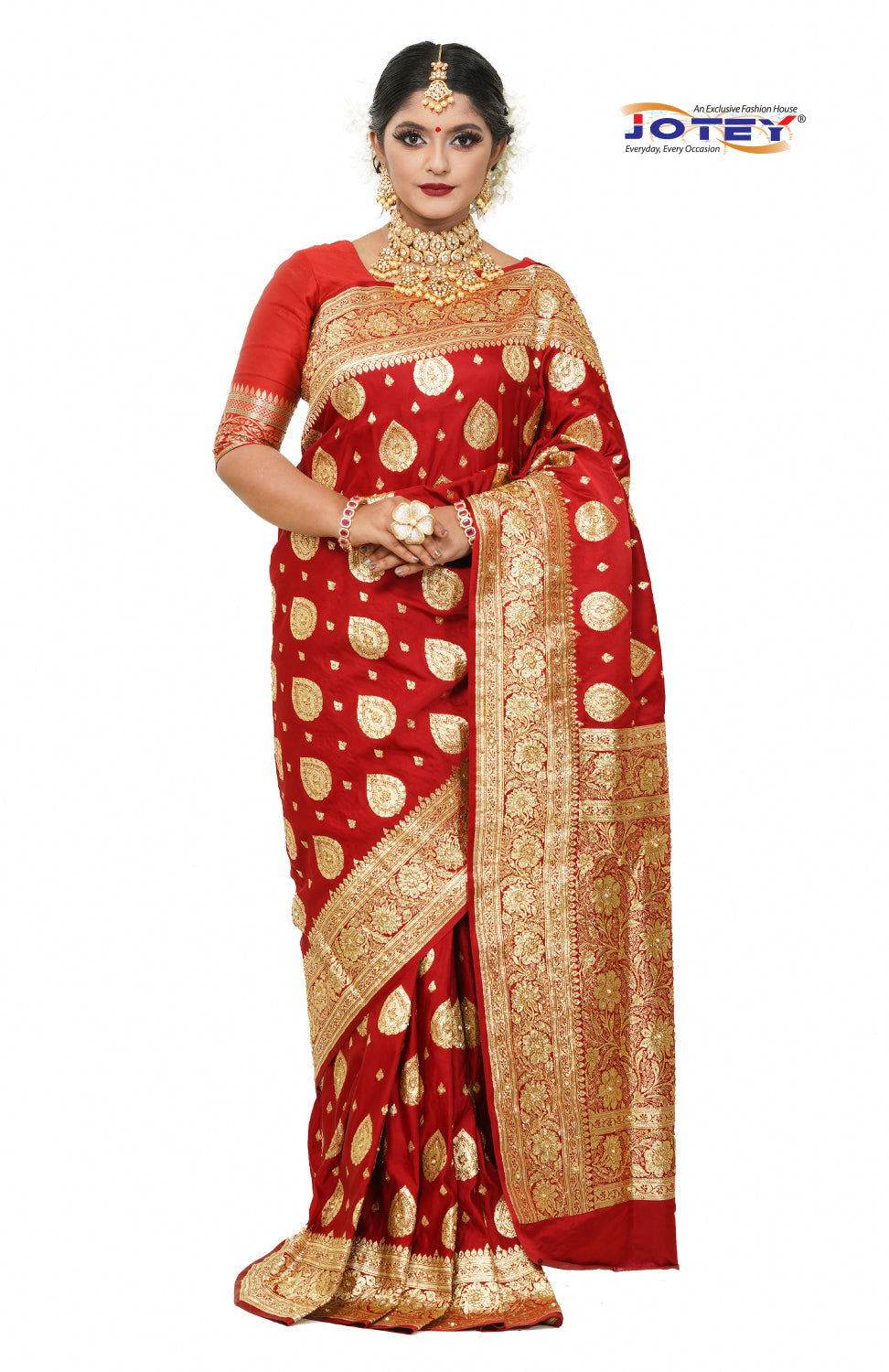 Floral Woven Pure Banarasi Silk Saree in Red