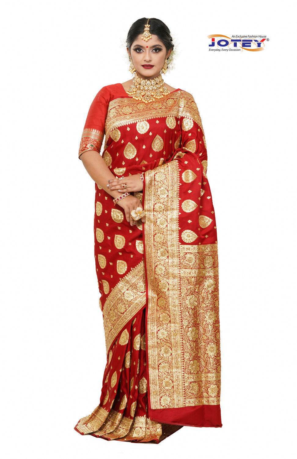 Floral Woven Pure Banarasi Silk Saree in Red