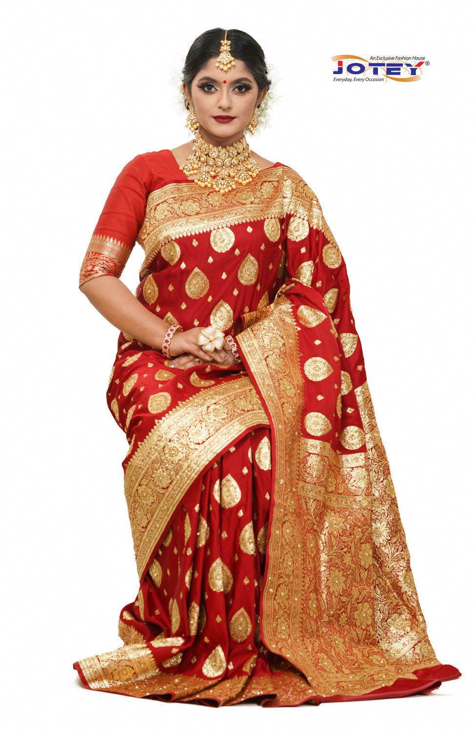 Floral Woven Pure Banarasi Silk Saree in Red