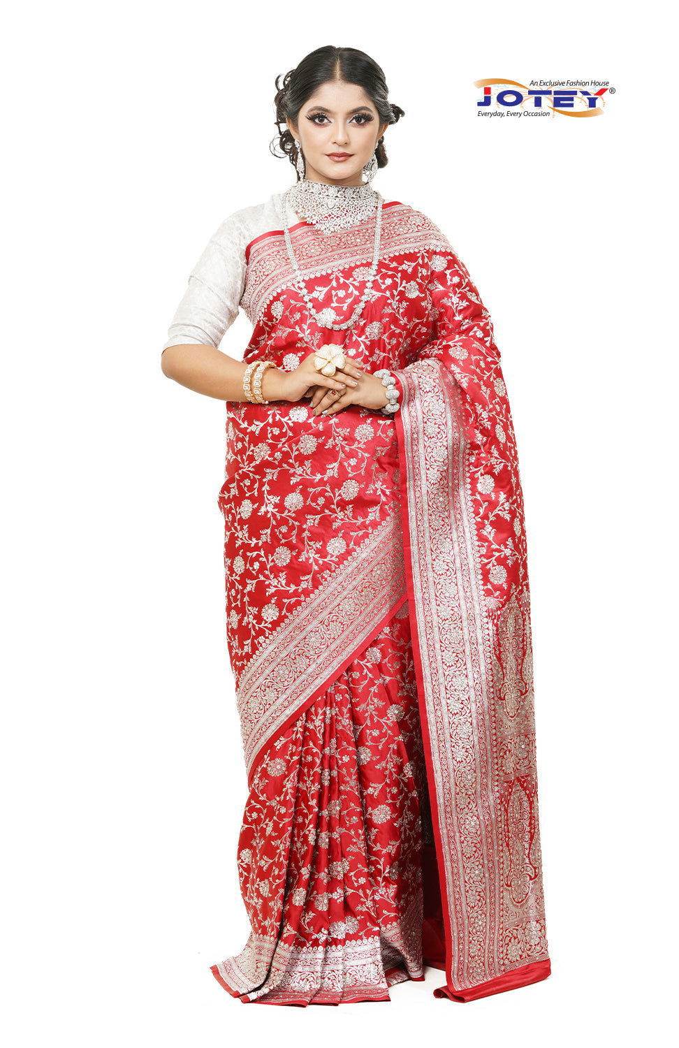 Floral Woven Pure Banarasi Silk Saree in Red
